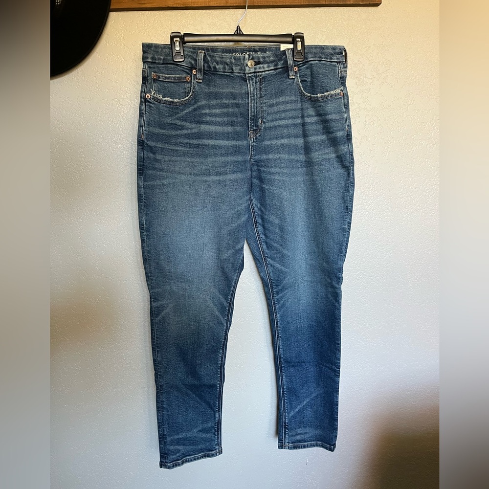 American Eagle NEW Stretch Curvy Mom Jean